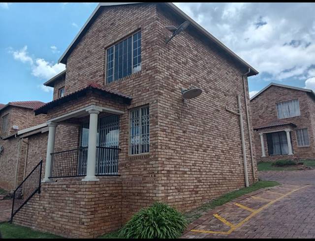 3 BEDROOM APARTMENT FOR SALE IN ELANDSPARK